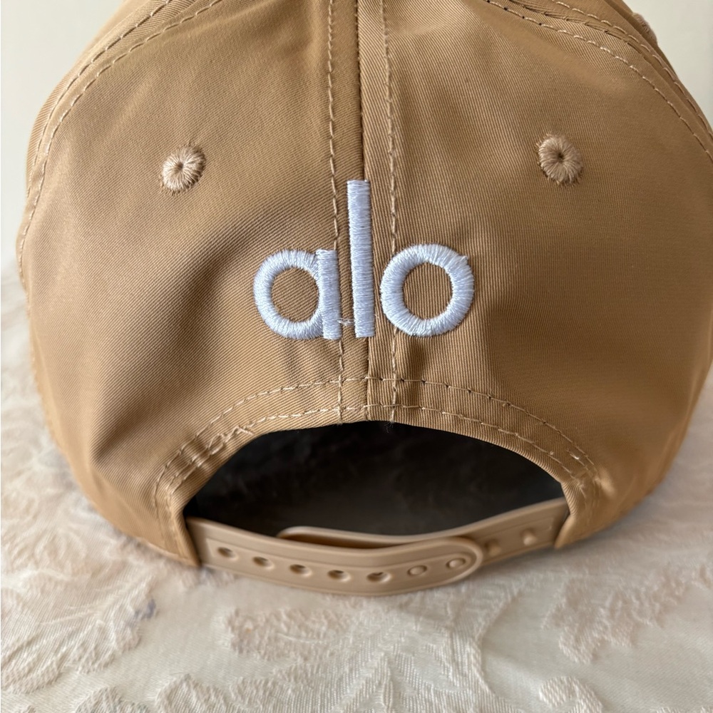 Unbranded brand New. Unisex Yoga tan and white Cap - Picture 6 of 9